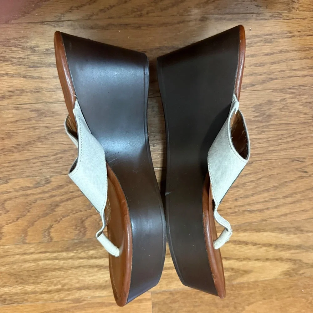 Tommy Hilfiger Womens Size 7.5‎ White Brown TH Logo Wedge Flip Flop Sandals